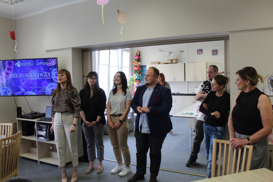 Pani Kierownik ŚDS w Gryfinie witająca zaproszonych gości.