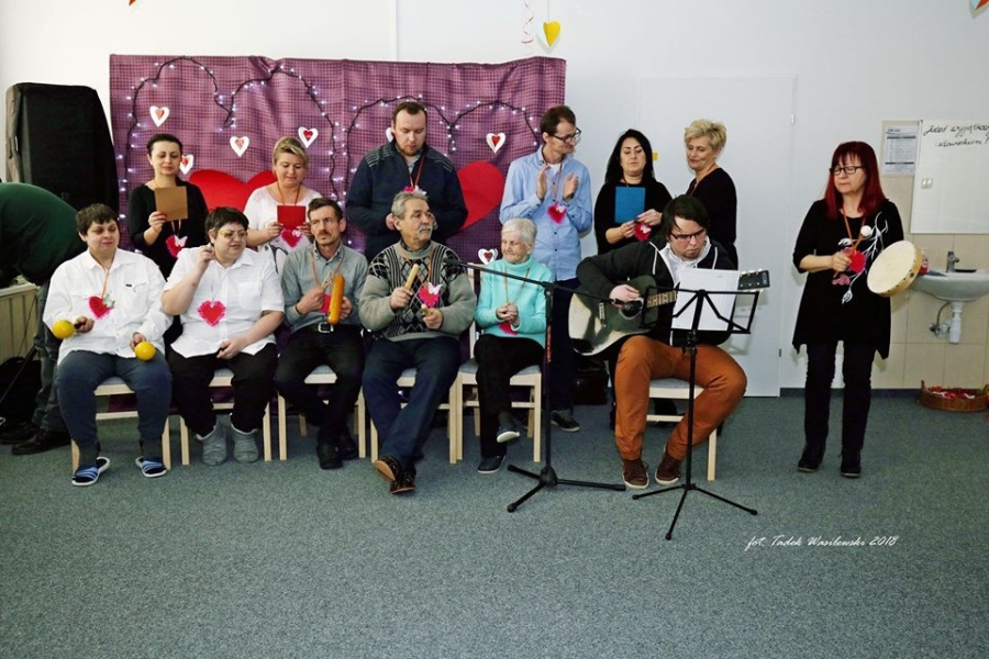 Uczestnicy podczas wielkanocnego, muzycznego występu