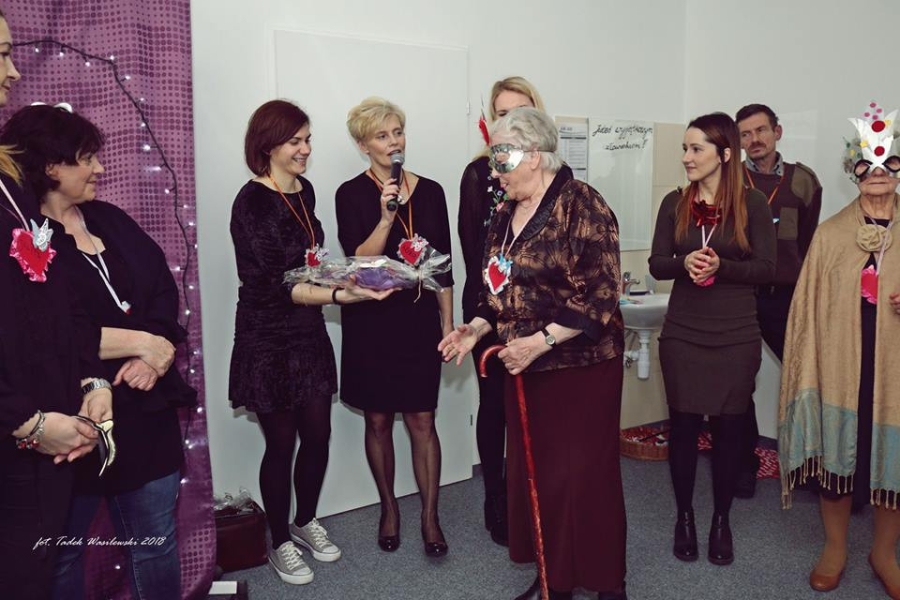 Kierownik ŚDS przemawiająca podczas podziękowań i wręczenia nagród 