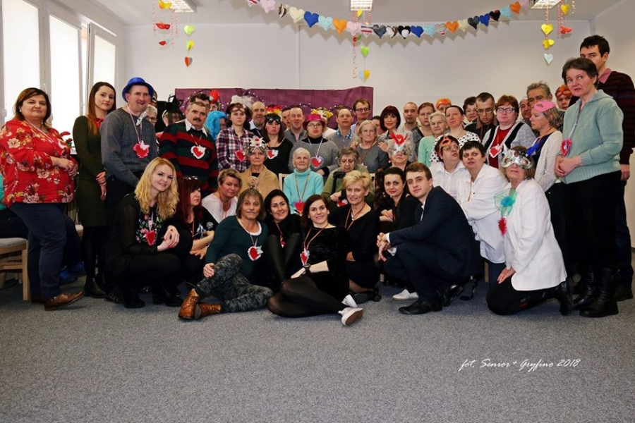 Zdjęcie grupowe uczestników wraz z zaproszonymi gośćmi