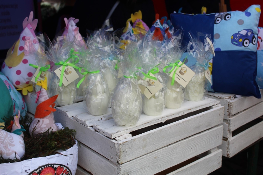 3.Ozdoby wielkanocne prezentowane na stoisku ŚDS w Gryfinie