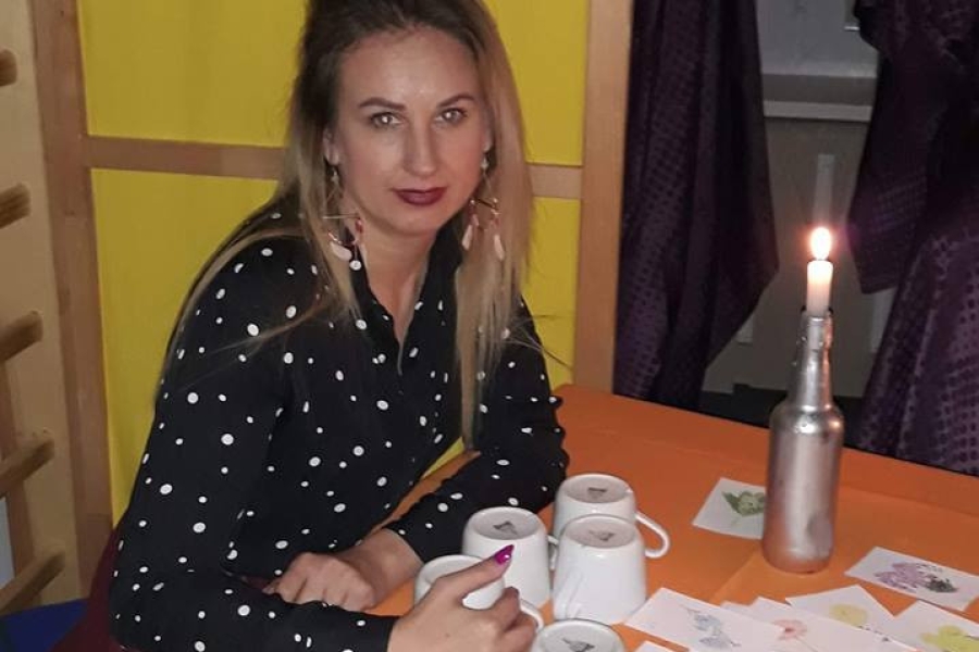 Terapeutka podczas wróżenia