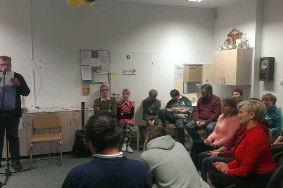 Uczestnik przemawiający do uczestników