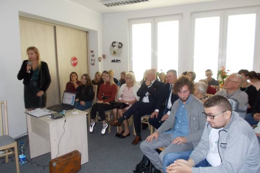 Uczestnicy z kadrą ŚDS oraz zaproszonymi gośćmi podczas wykładu prowadzonego przez Pedagog