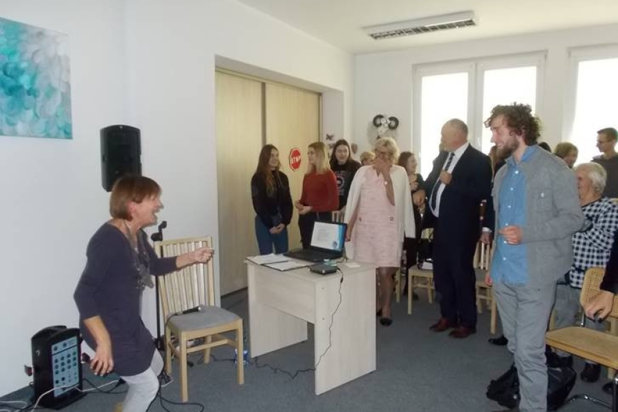 Uczestnicy podczas zabawy na prelekcji